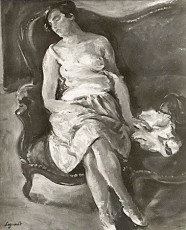 Femme endormie dans un fauteuil